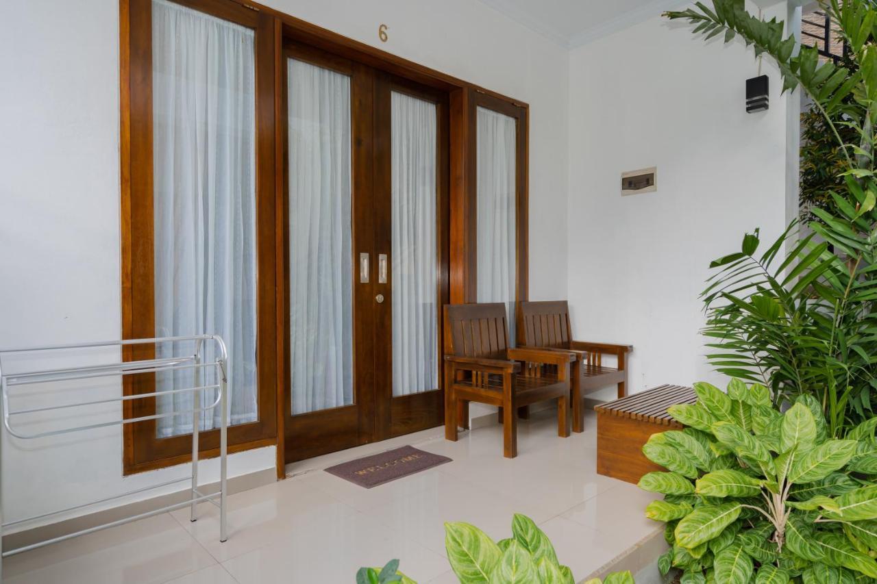 Lo Sari Bungalow Batununggul Exterior photo